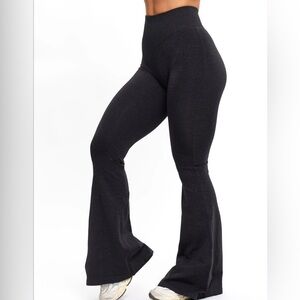 Buffbunny material girl ribbed flare leggings